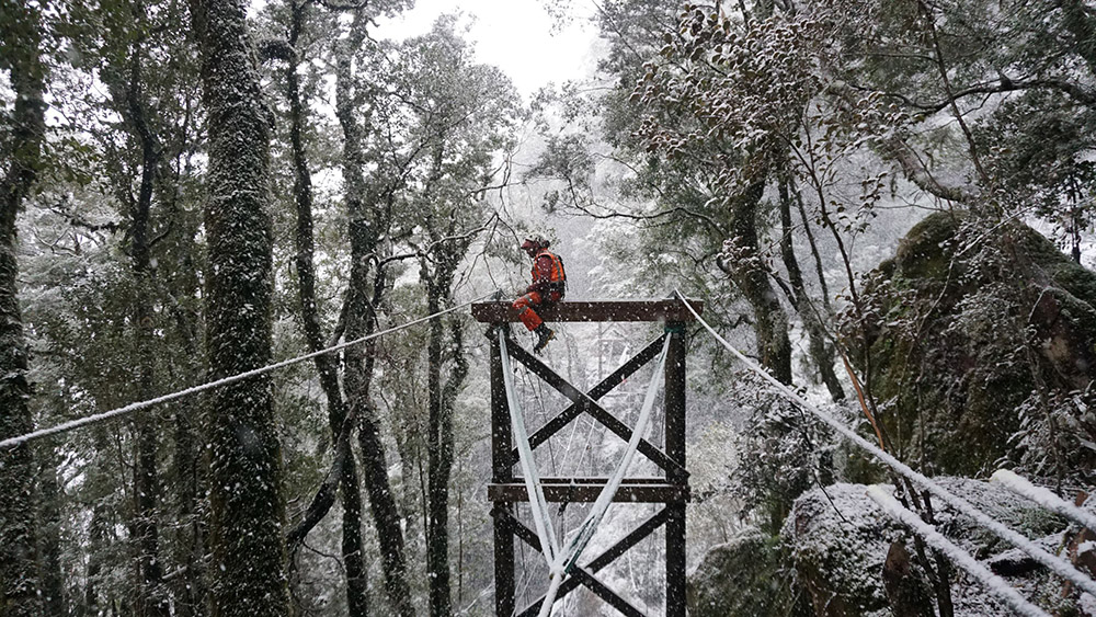 Abseil Access Celebrates 1 Year with Vertech Group - snowy.